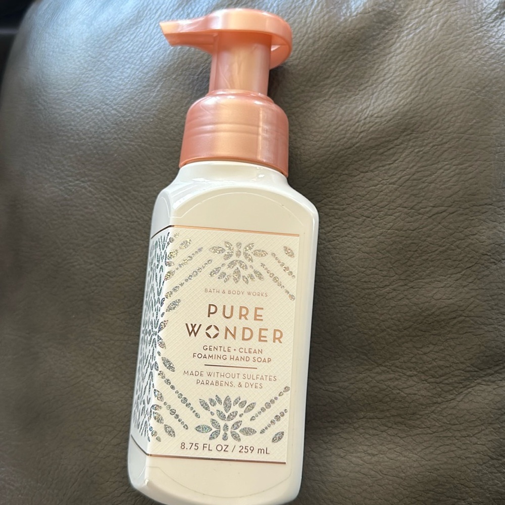 Bath & body works foaming hand soap